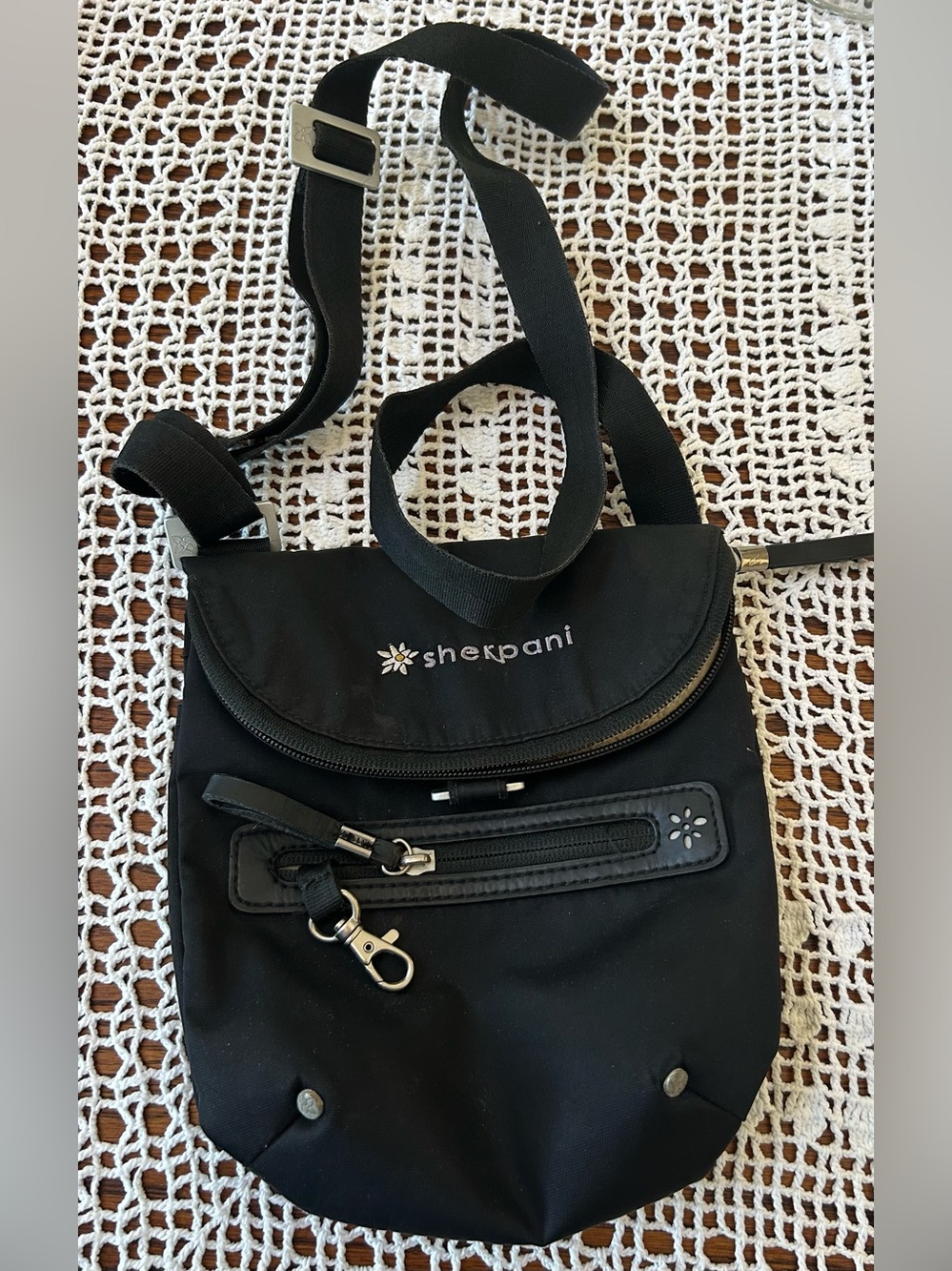 Sherpani Purse Zipper Black Canvas Womens Girls